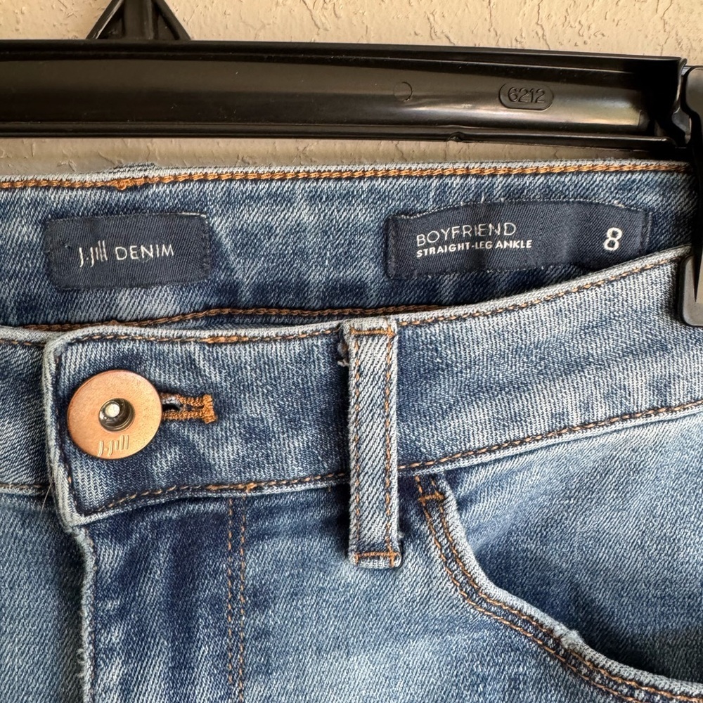 J.Jill Light Wash Denim Boyfriend Straight Leg Ankle Jean Womens 8 Mid Rise - Picture 3 of 6